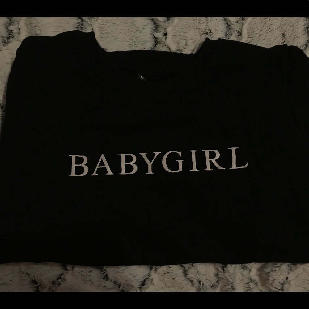 “ babygirl ” graphic tee long sleeve 🖤